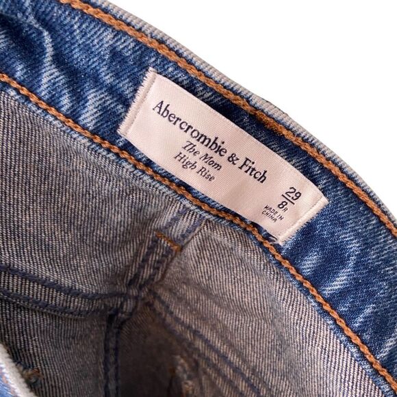 Abercrombie & Fitch The Mom High Rise Distressed Jeans in Size 8R | W29 - Picture 9 of 9